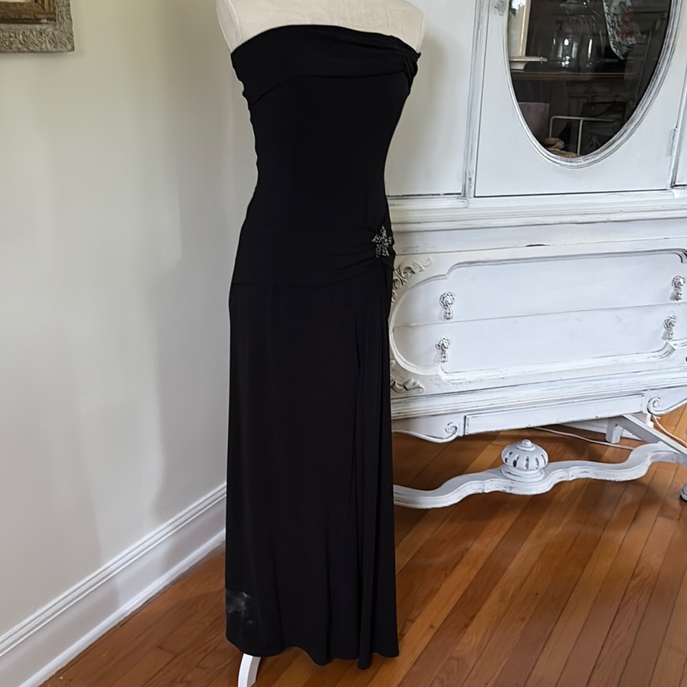 Elegant Black Strapless Evening Dress